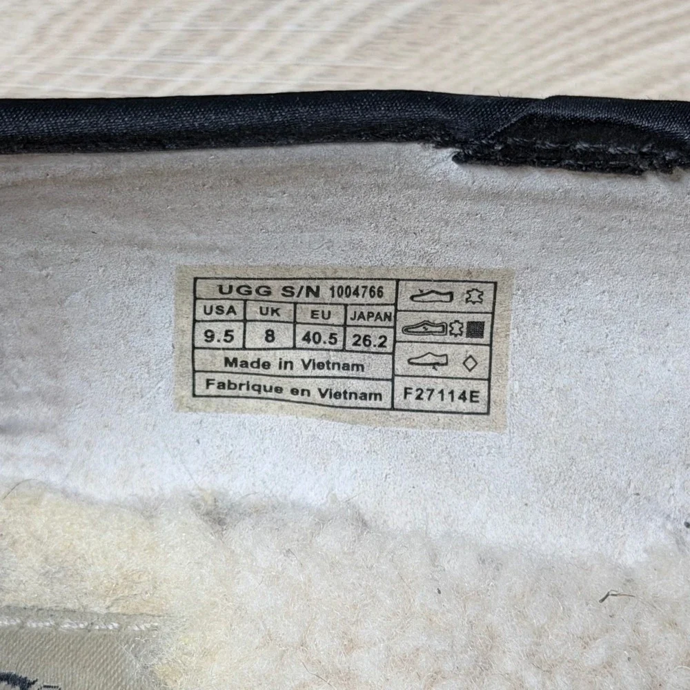 UGG Australia‎ Alloway Studded Bow Ballet Flats 9.5 Black Suede Shearling Lined